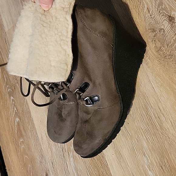 Route 66 Size 10 boots with wedge heel and fur lining - Picture 3 of 3